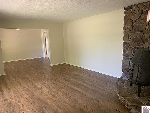 3rd image of 255 King Richard Dr