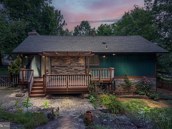 3rd image of 15755 Wakefield Ct