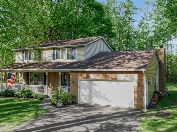 141 Tiffany Ln, Lancaster, NY 14086
