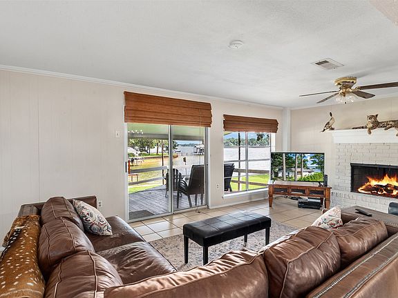 5th image of 1725 Oak Shore Dr