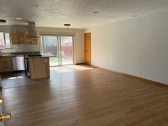 2nd image of 504 Sundial Dr #B