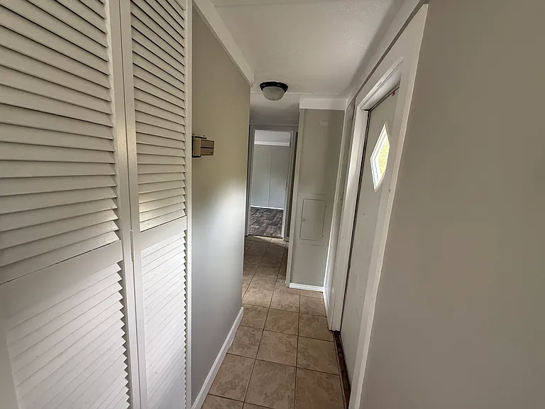 115 Linden Ln — Photo 6