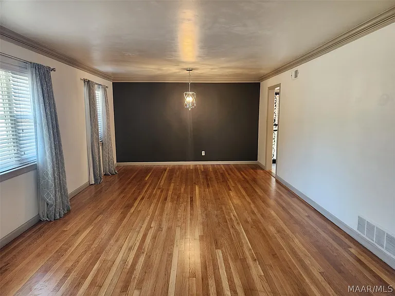 2814 Ashley Ave — Photo 4