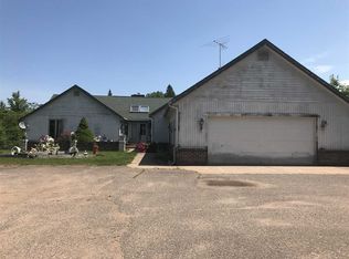 235 Orchard Ln, Skandia, MI 49885