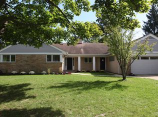 4050 Bunker Ln, Wilmette, IL 60091