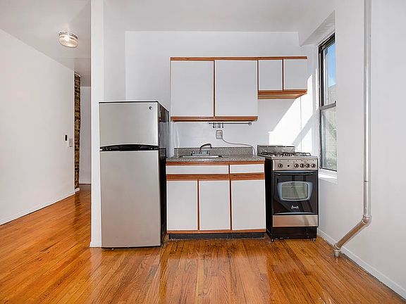4th image of 31 Bedford St APT 31