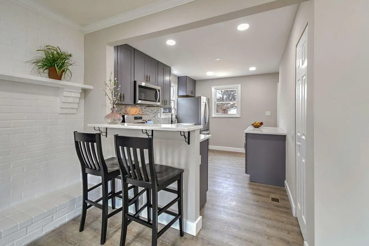 4 bed, 3.0 bath, 1104 sqft, $1,053 — Photo 3