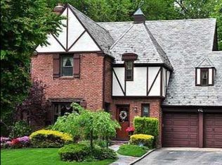 611 Hunt Ln, Manhasset, NY 11030