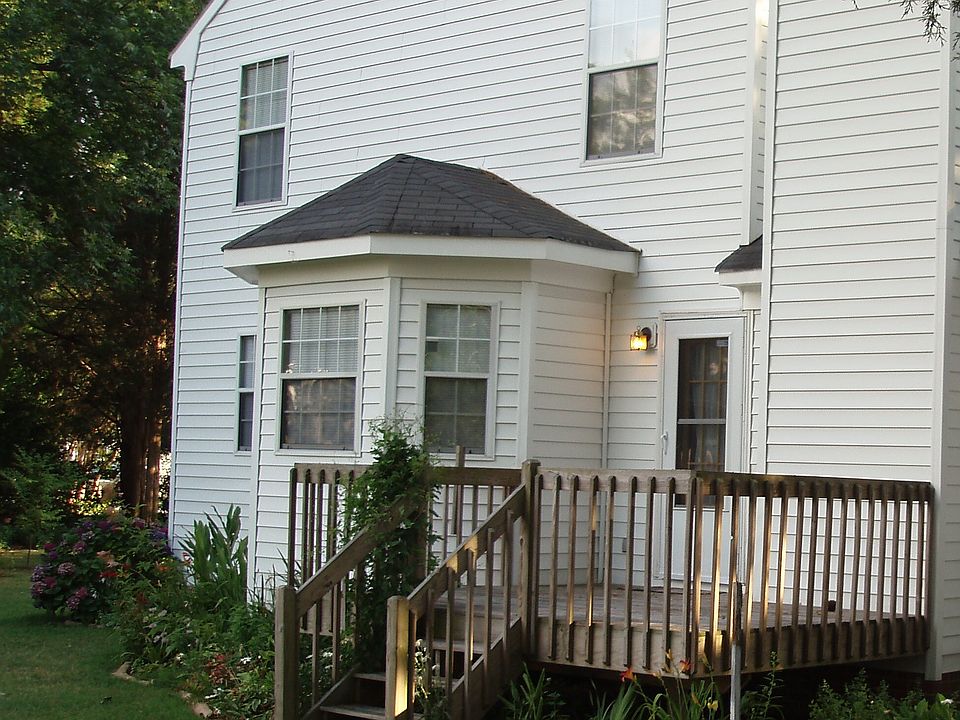 2nd image of 1588 Cowand Ave
