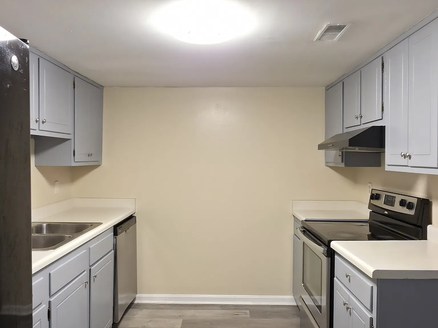 3 bed, 1.5 bath, 1392 sqft, $1,750 — Photo 2