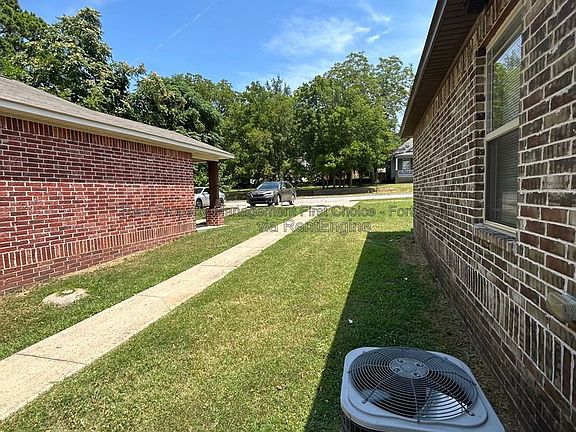 3rd image of 320 S 12th St