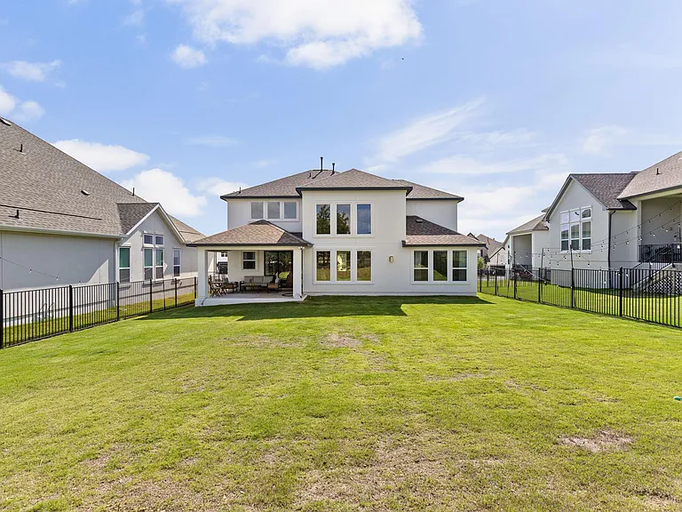 2132 Cavara Cv — Photo 35