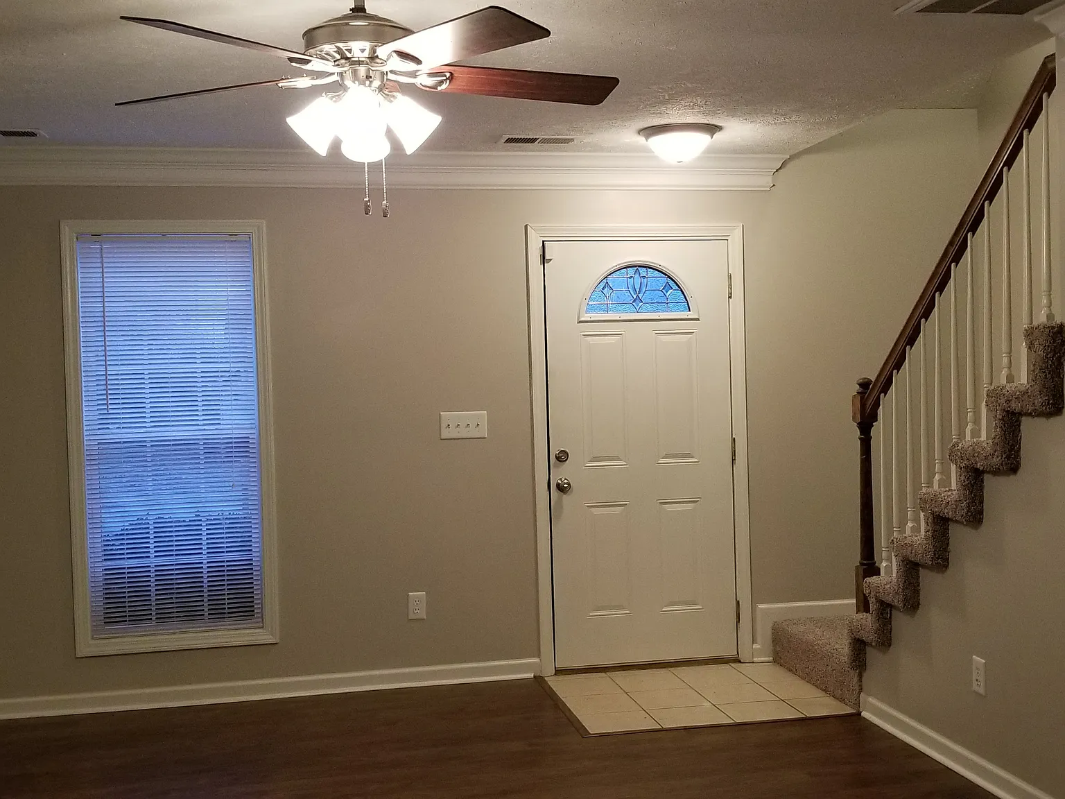 3 bed, 2.5 bath, 1973 sqft, $1,800 — Photo 2