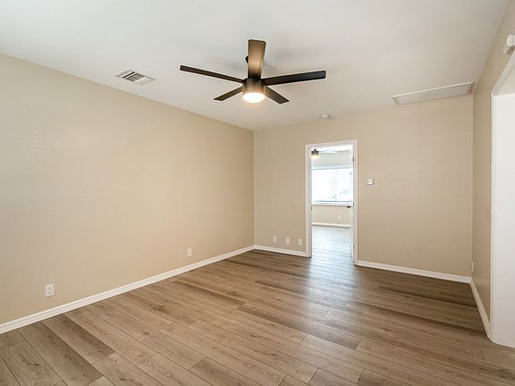 4th image of 807 E Chevy Chase Dr APT 3