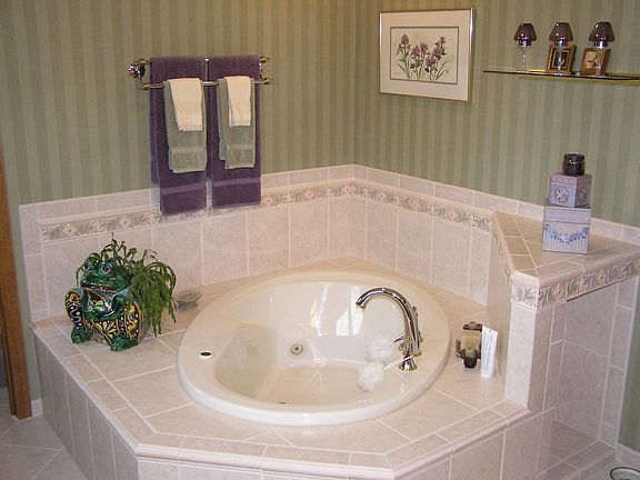 Master Bath Whirlpool