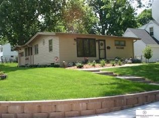 1037 N 75th St, Omaha, NE 68114