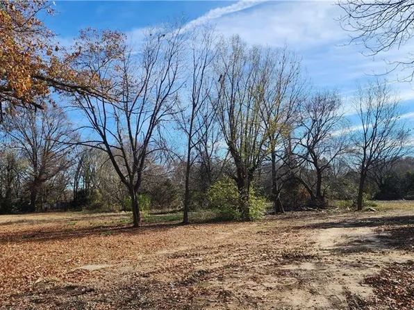 808 E Atkinson Ave, Pittsburg, KS 66762