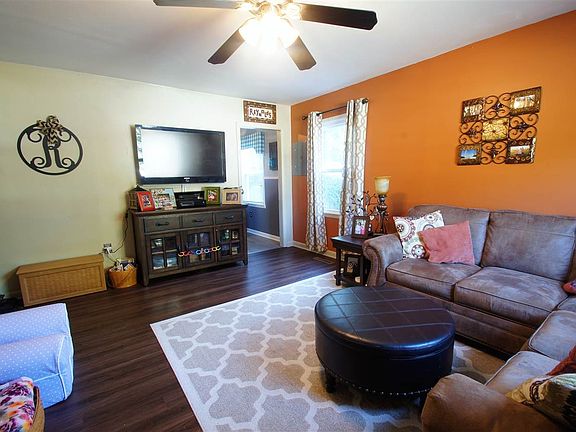 4th image of 949 River Oaks Blvd