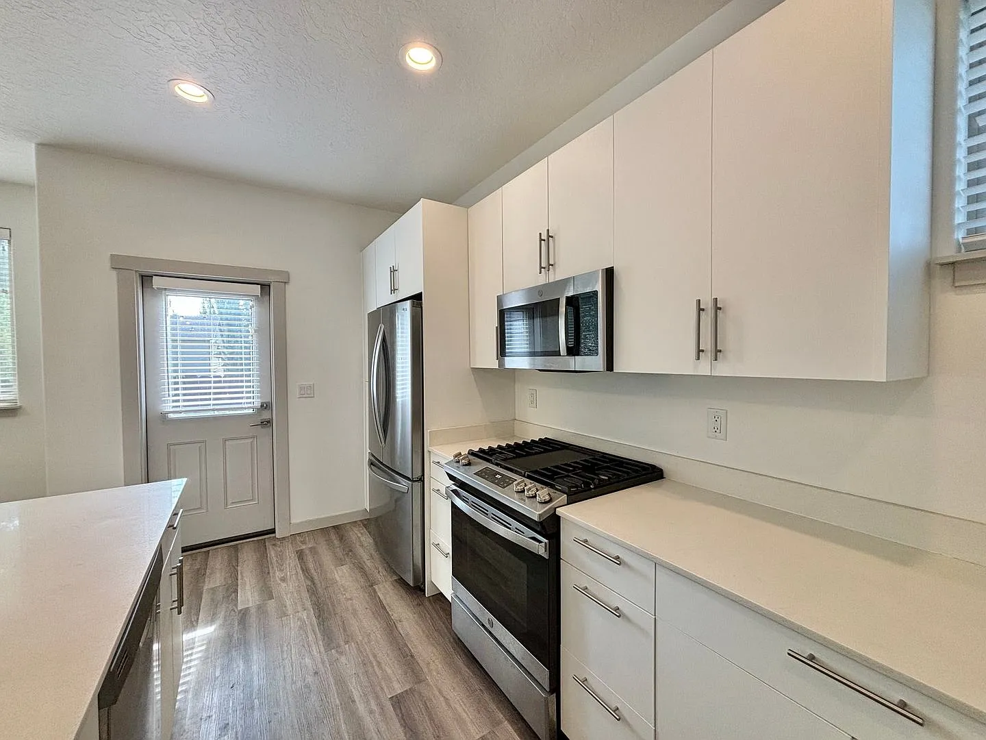 Beautiful, Quiet Townhome In Nw Redmond! — Photo 4