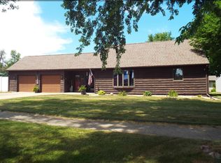 920 1st St NE, Sibley, IA 51249