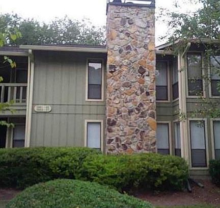 2nd image of 4013 Woodridge Way #4013