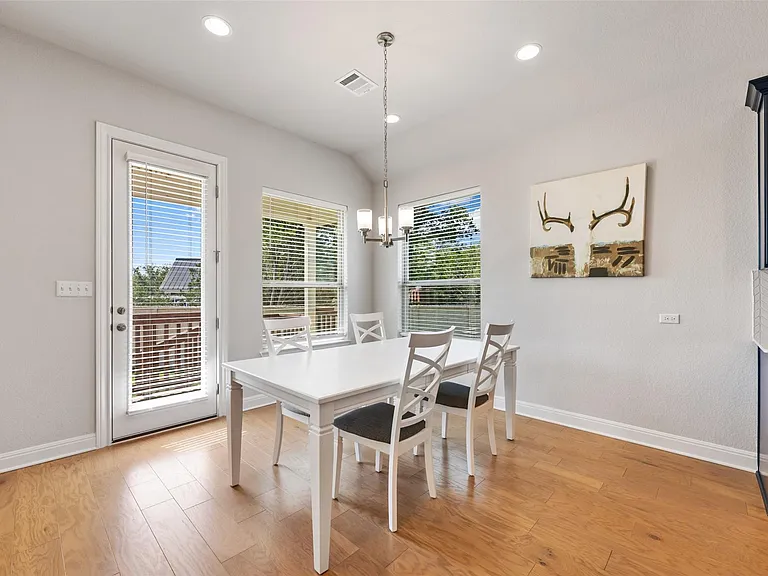 686 Treadwell Ln — Photo 19