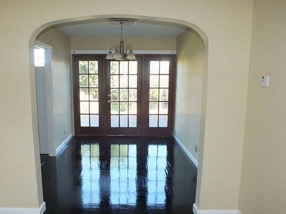 4th image of 524 Hazel Ave