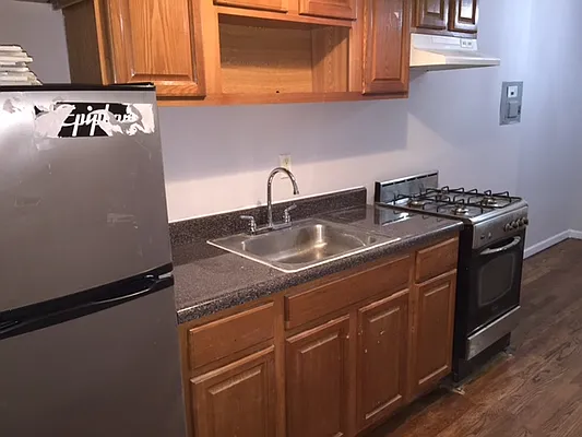 Rented by Premier Metro Realty Corp | media 24