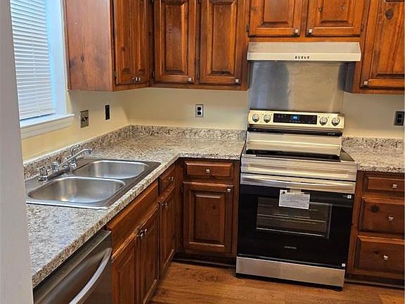 4th image of 5427 Park Pl S