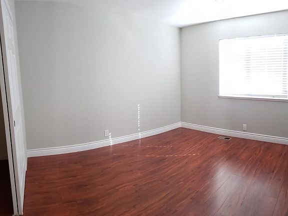 3rd image of 48611 Carlsbad Rd