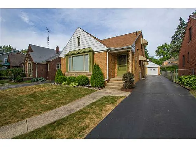 2620 Sherbrooke Rd photo 1