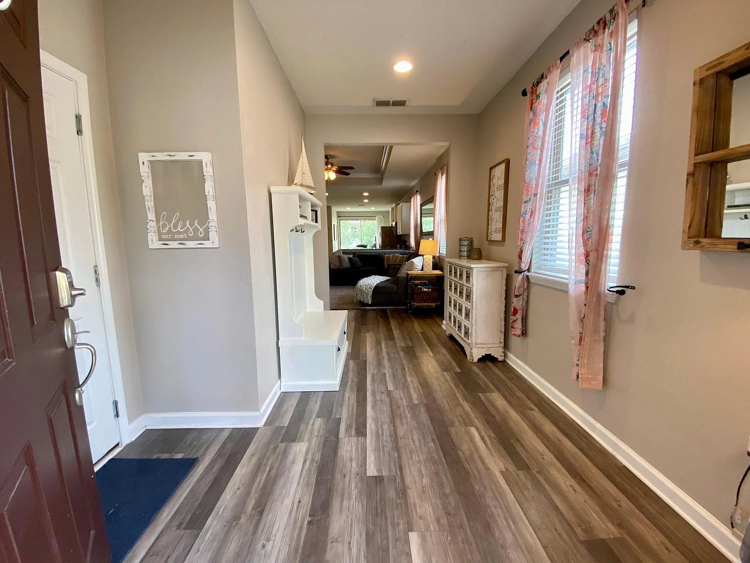3 bed, 1554 sqft, $2,400 — Photo 2