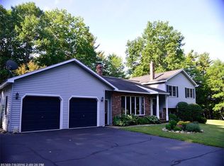 118 Bradford Ln, China, ME 04358