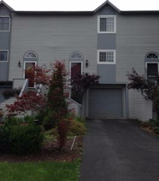 1st image of 166 Iron Oak Cir