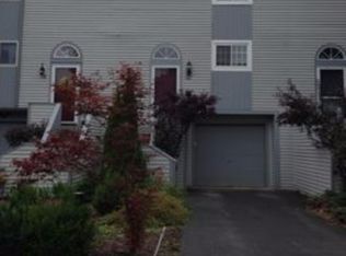 166 Iron Oak Cir, Liverpool, NY