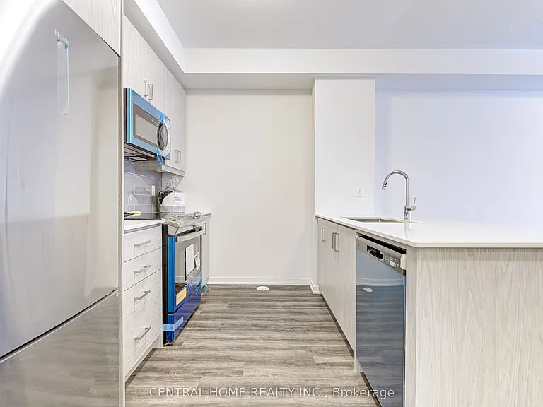 130 Honeycrisp Cres #Townhouse 312 — Photo 13