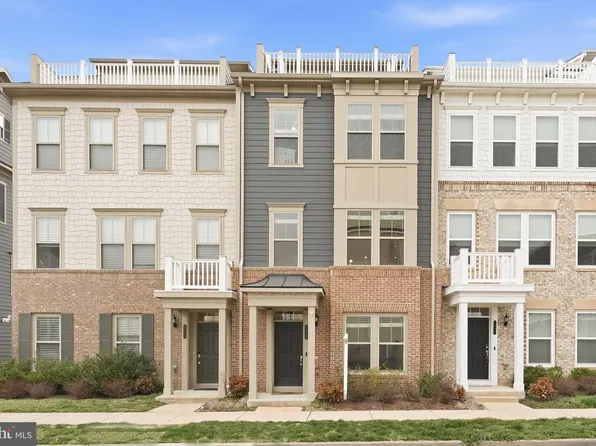 2058 Alder Ln, Dumfries, VA 22026