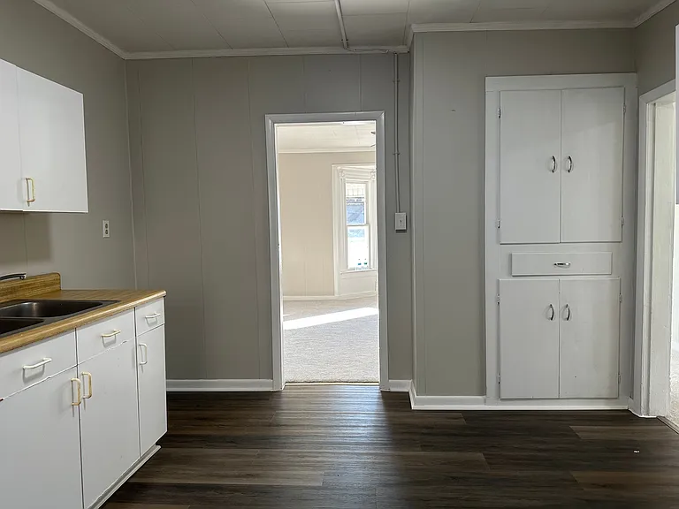 252 E Main St — Photo 15