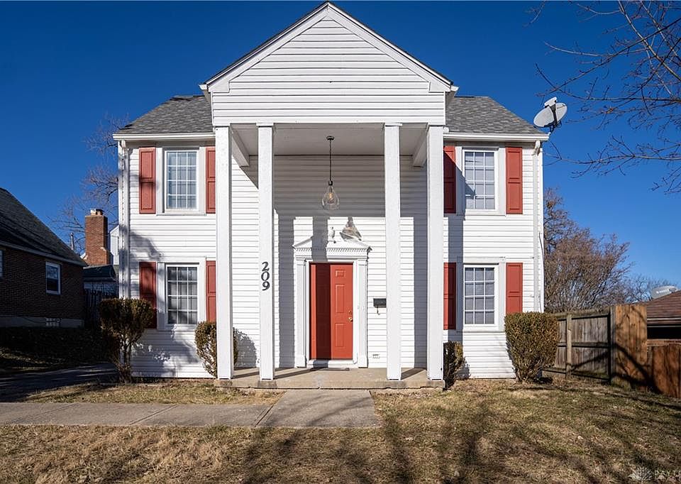 1st image of 209 Sandalwood Dr