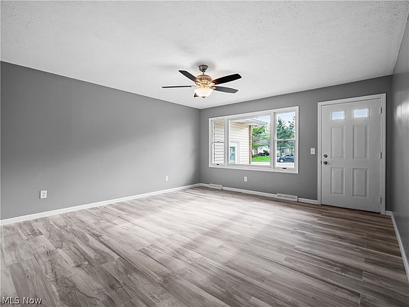 5th image of 5719 Whispering Pines Pl