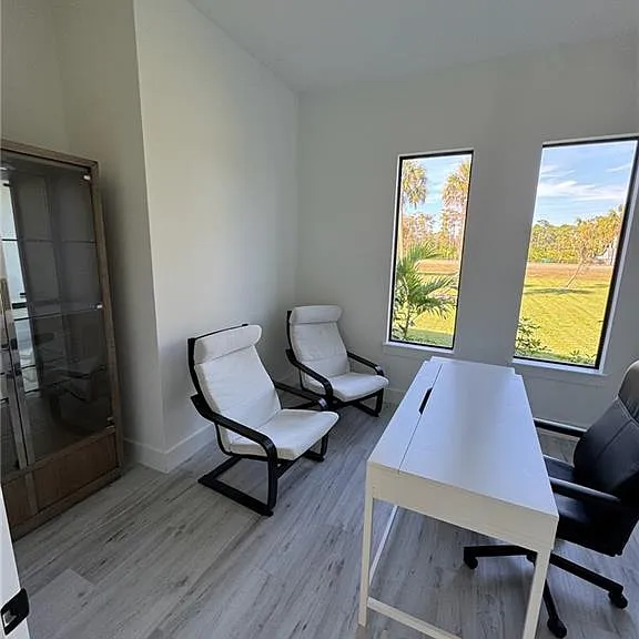 308 Golden Gate Blvd E — Photo 24