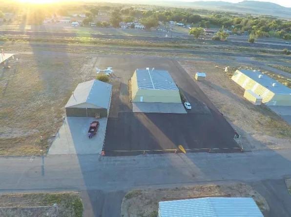 43 Elaine Dr, Los Lunas, NM 87031