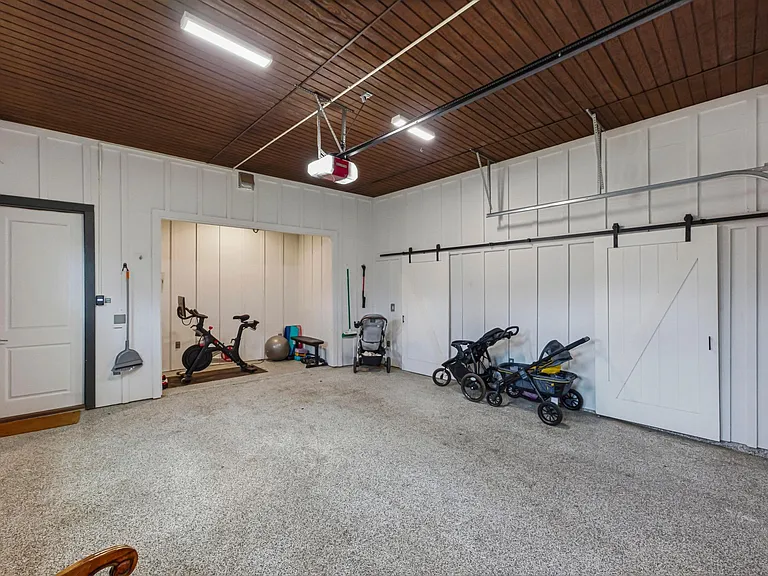 1405 Camelot Cir #A — Photo 39