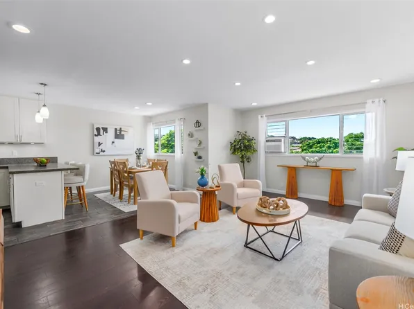 4280 Salt Lake Blvd APT F38, Honolulu, HI 96818