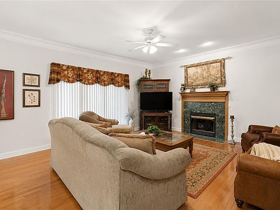 4th image of 3 Belmont Ct SE