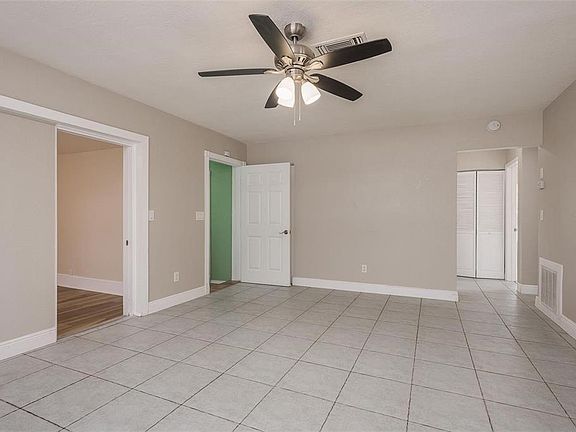 3rd image of 6502 Spring Hill Dr