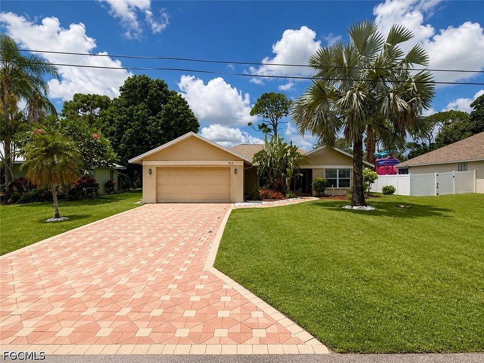 1st image of 922 SE 1st Pl