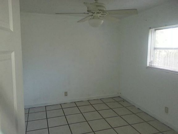 4th image of 815 Tequesta St