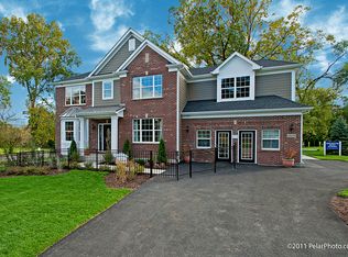 1060 Northridge Ct, Wheaton, IL 60187