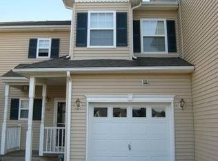 159 Pinebrook Dr, Hyde Park, NY 12538